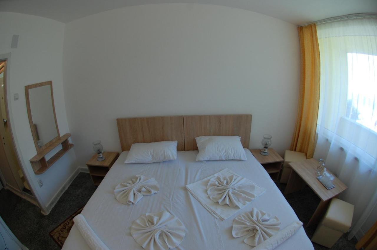 אפורי נורד Hotel Venus מראה חיצוני תמונה