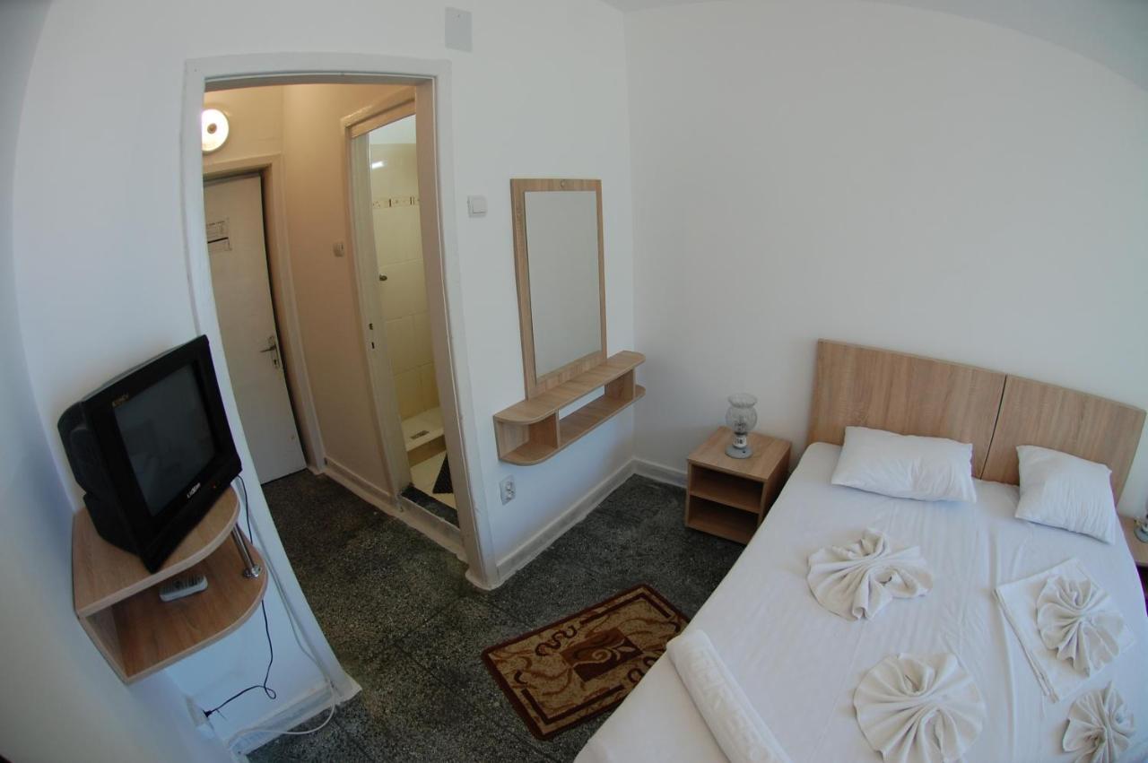 אפורי נורד Hotel Venus מראה חיצוני תמונה